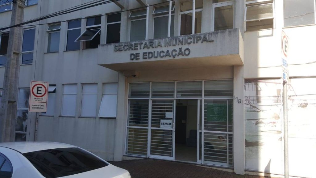 Município licita confecção de uniformes para servidores e alunos da rede pública de ensino