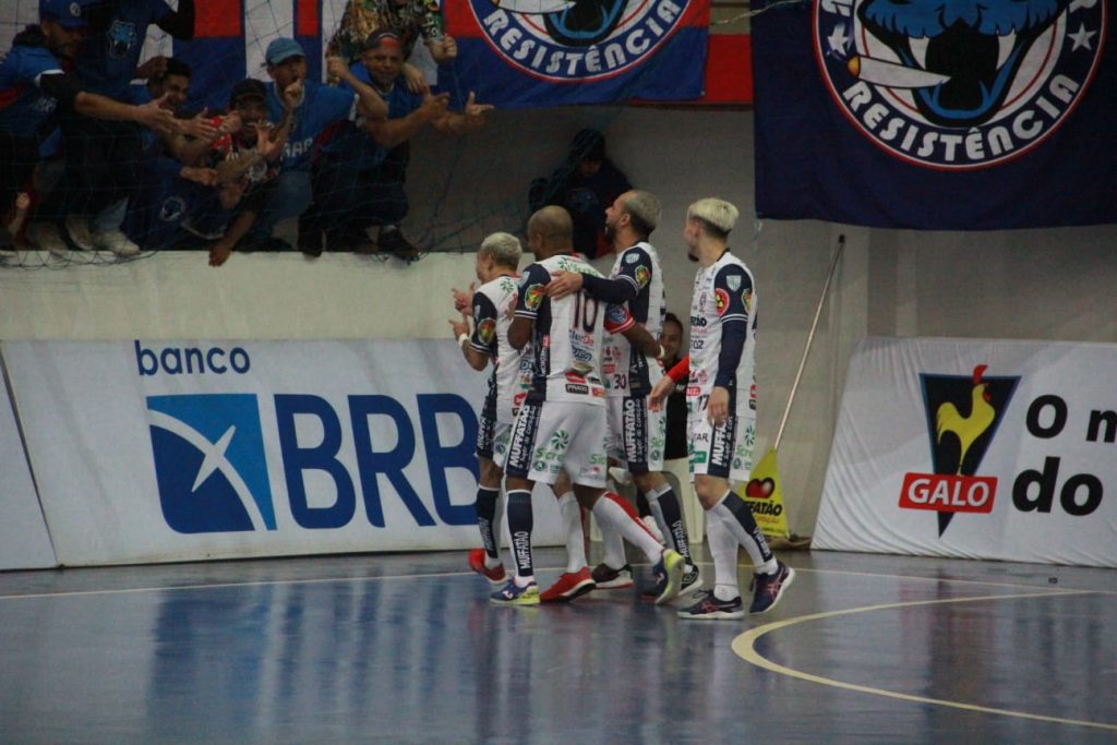 Cascavel goleia Brasília e sobe na tabela da Liga Nacional de Futsal