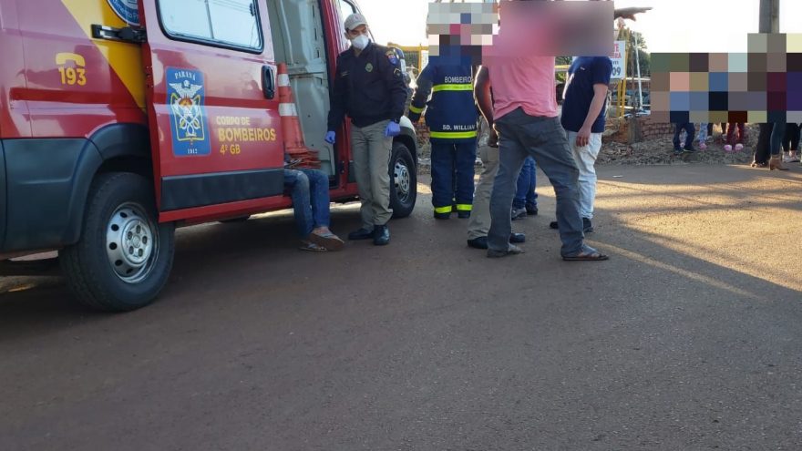 Uno capota após acidente com Prisma na BR-369 em Cascavel