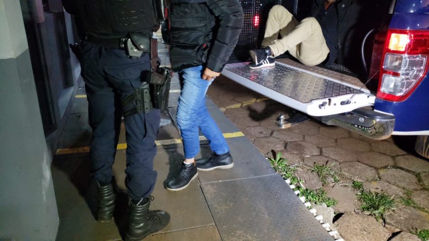 Dois homens são detidos por crime de trânsito no Universitário