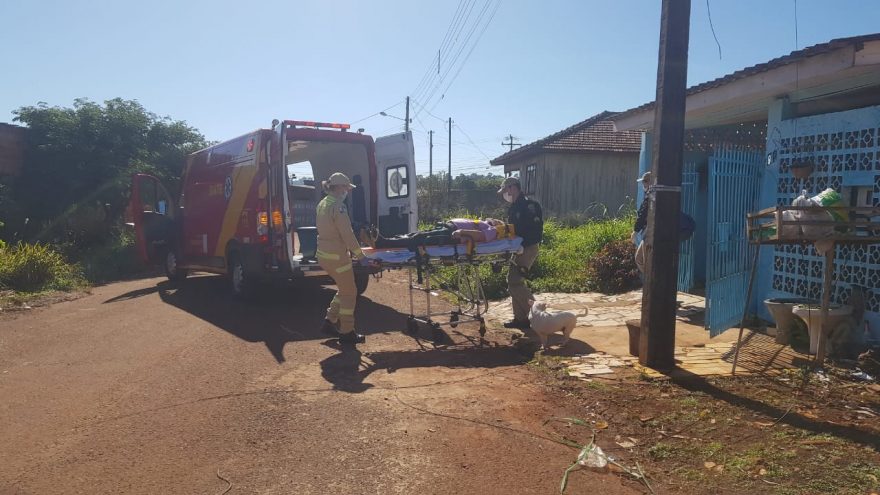 Idosa quebra o braço ao sofrer queda no Cascavel Velho