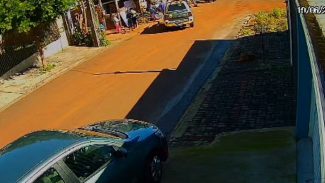 Câmera registra movimentação após homem ser baleado no Esmeralda