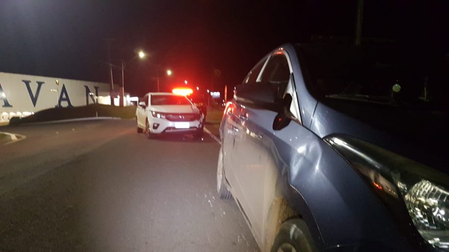 Honda City e Hyundai HB20 colidem na marginal da BR-277 com a Av. Tancredo Neves