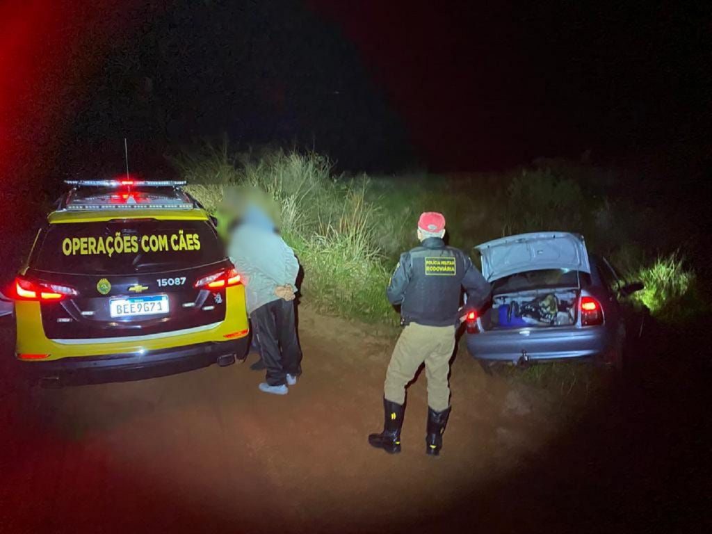 PRE apreende 40 kg de maconha e detém dois após perseguição na PR-323