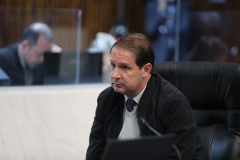 Alep: Gastos com cargos comissionados na 1ª Vice Presidência, liderada por Marcel Micheletto, registram aumento constante Imagem referente a Alep: Gastos com cargos comissionados na 1ª Vice Presidência, liderada por Marcel Micheletto, registram aumento constante