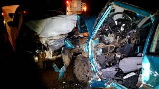 Uma pessoa morre e duas ficam feridas em colisão frontal na BR-277 em São João d'Oeste
