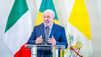 Na Itália, Lula diz que manutenção da atual taxa de juros é irracional