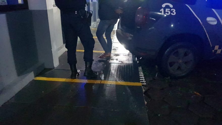 Homem com mandado de prisão por roubo agravado é detido no Morumbi
