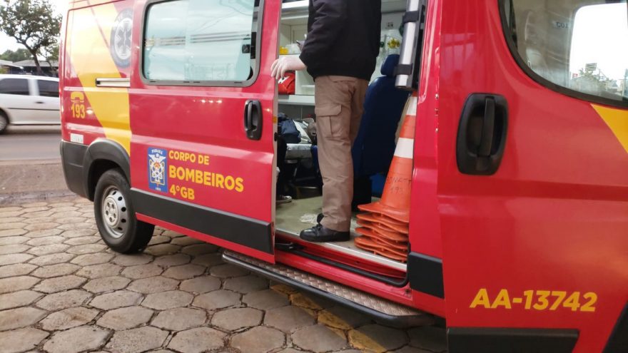 Ciclista fica ferido após colisão com patinete na Avenida Assunção