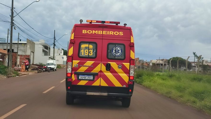 Bombeiros atendem pessoa que se feriu com máquina no Cascavel Velho