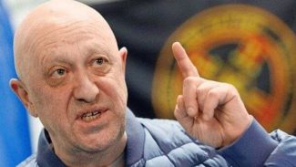 Líder mercenário russo ordena que tropa pare movimentação