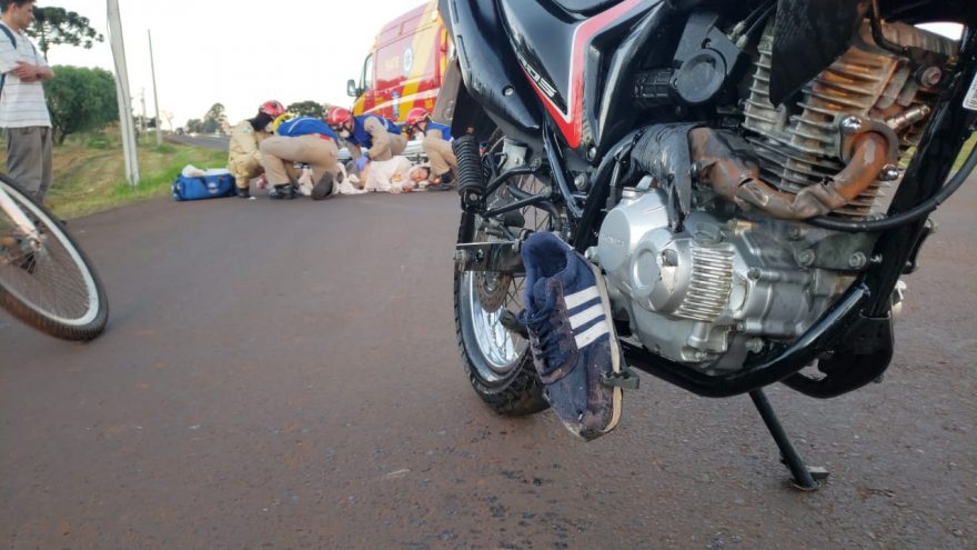 Motociclista tem dedos do pé arrancados após colisão às margens da BR-277