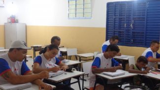 SP: fechamento de turmas dificulta retorno de adultos à educação