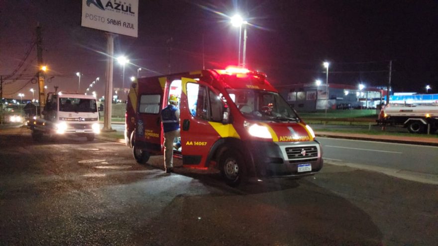 Carro e caminhão se envolvem em acidente na BR-277, próximo ao Trevo Cataratas