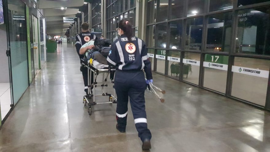 Homem com problemas crônicos recebe atendimento do Samu na Rodoviária