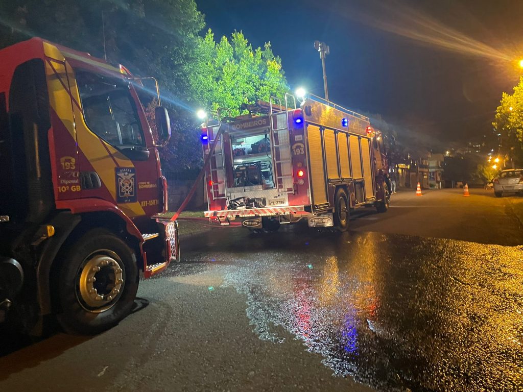 Incêndio atinge residência pela segunda vez em pouco mais de uma semana em Francisco Beltrão