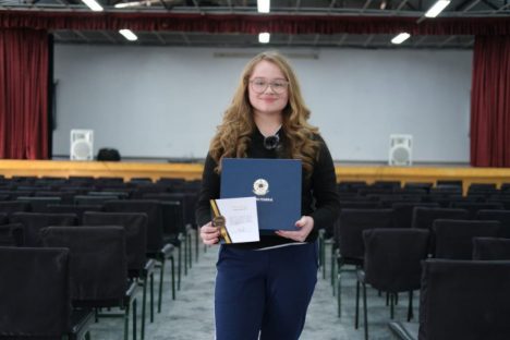 Estudante de escola estadual em Curitiba representa o Paraná no concurso Jovem Senador
