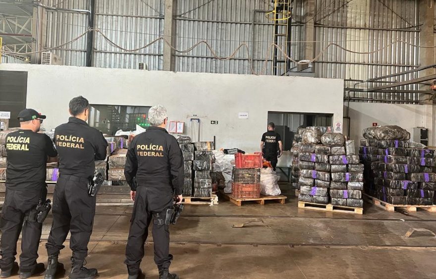 PF realiza Operação para destruir mais de 12 Toneladas de entorpecentes em Foz do Iguaçu
