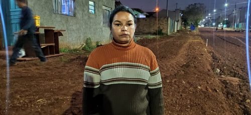 Depois de ficar o dia todo sem água, moradora quer explicações sobre obra no Jaborá Imagem referente a Depois de ficar o dia todo sem água, moradora quer explicações sobre obra no Jaborá
