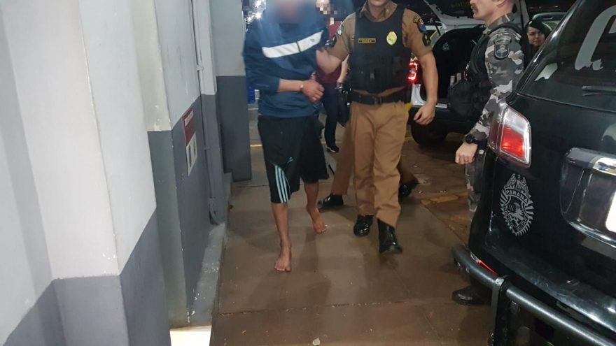 Mãe e filho acabam detidos após dar bebida alcoólica para adolescente no Cataratas