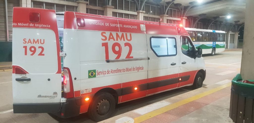 Mulher passa mal e precisa ser socorrida no Terminal Oeste