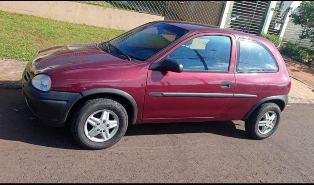 Veículo Corsa, placas AGJ4-C73, foi furtado na BR-277 em Santa Tereza do Oeste