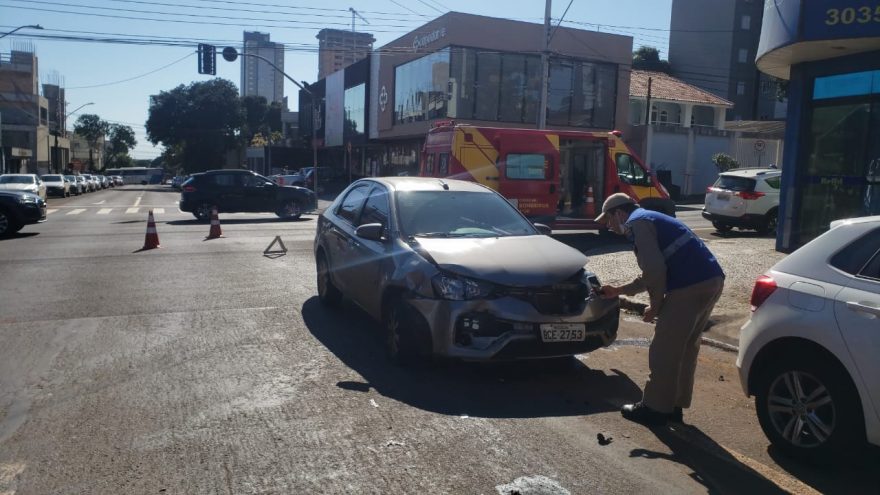 Motociclista fica ferido em acidente de trânsito no Centro