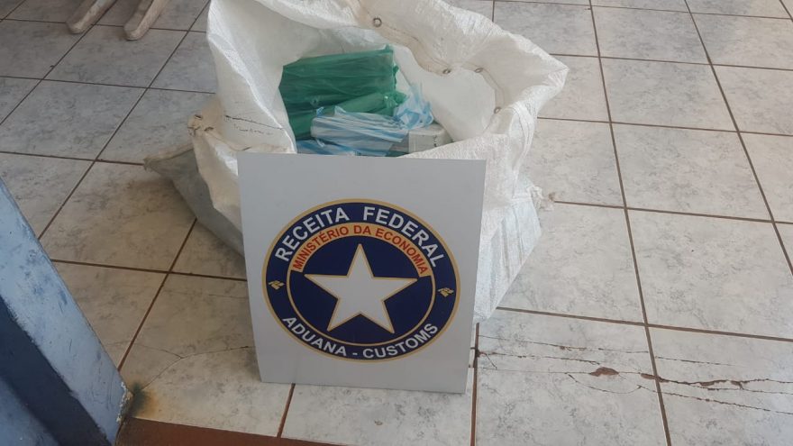 Receita Federal apreende drogas que estavam ocultas em duto de ar condicionado de ônibus
