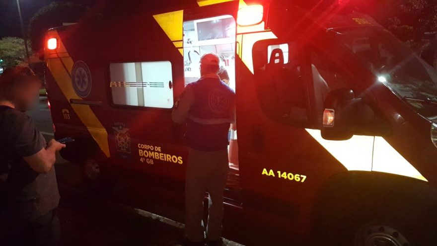 Adolescente fica ferida em acidente entre patinete e bicicleta na Av. Barão do Rio Branco