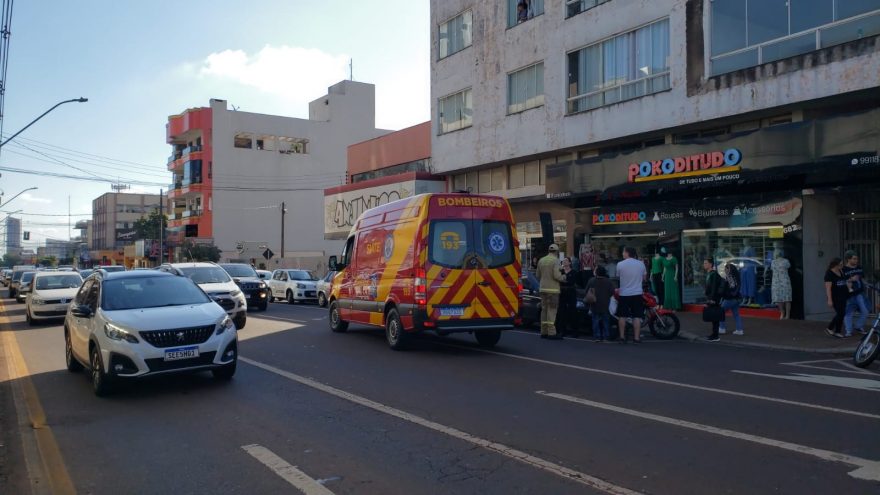 Motociclista fica ferido em acidente de trânsito no Centro