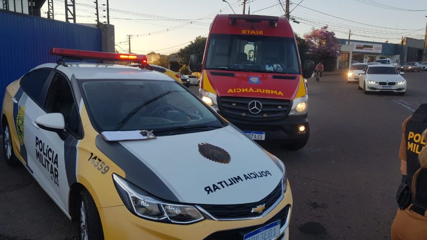 Passageiro de moto fica ferido em acidente na Rua Souza Naves Sul