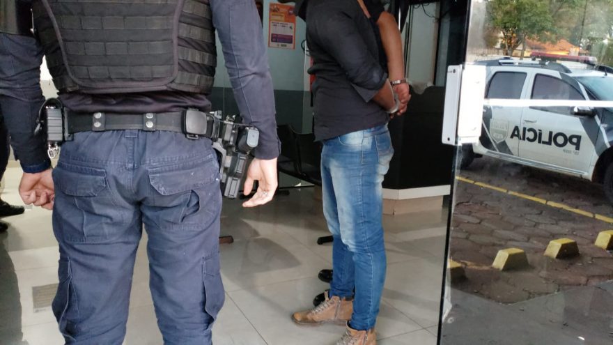 Homem é detido por violência doméstica no Consolata