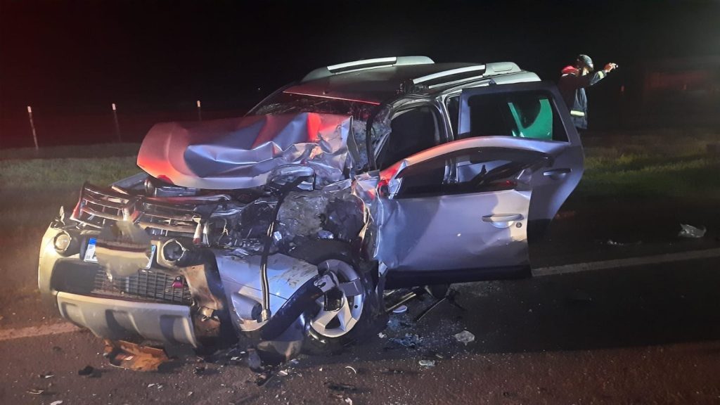 Motorista fica preso às ferragens em grave acidente na PR-495 em Missal
