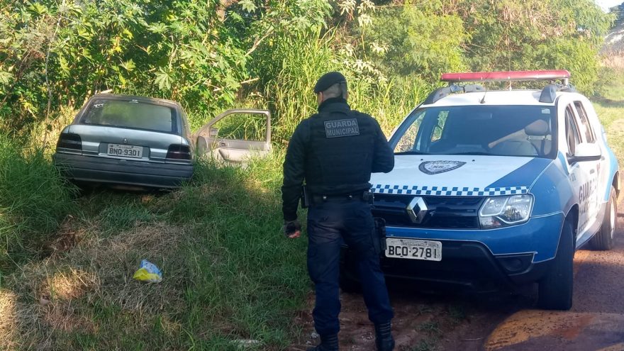 Ford Escort com alerta de furto é recuperado pela Guarda Municipal