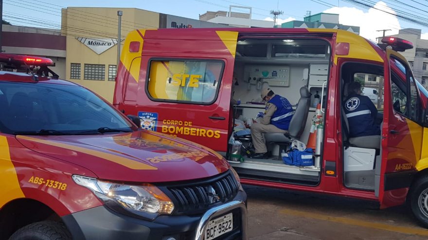 Homem sofre queimaduras graves no rosto após acidente em restaurante
