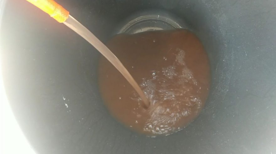 Pobre não tem sossego na vida: Internauta reclama de qualidade de água da Sanepar