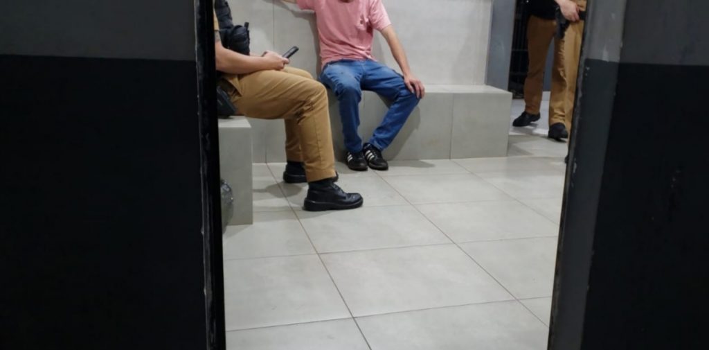 Maria da Penha: homem é preso acusado de agredir mulher com soco na boca