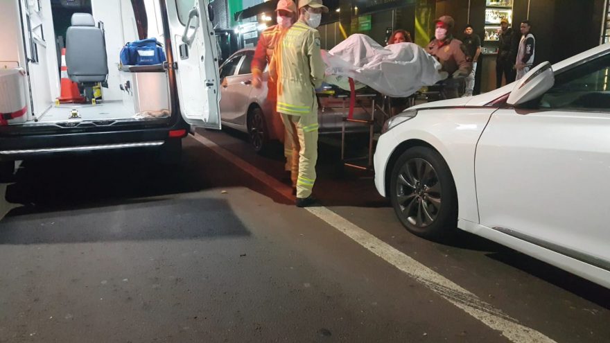 Jovem de 18 anos é socorrida em tabacaria no Centro de Cascavel