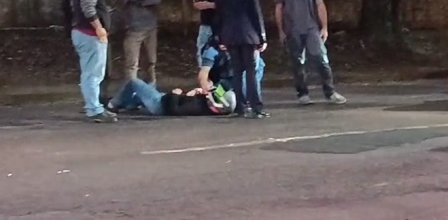 Motociclista fica ferida em acidente na Rua Jacarezinho