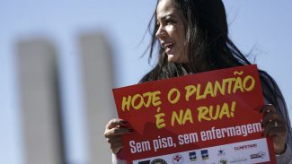 Piso de enfermeiros privados deve ser pago na falta de acordo coletivo