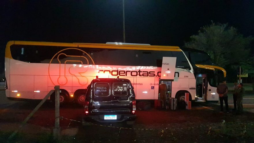 BPFron realiza abordagens a ônibus de linha na Tancredo Neves