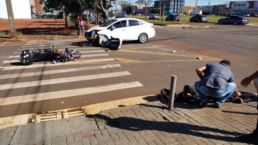Motociclista fica ferida em grave acidente na Avenida Assunção