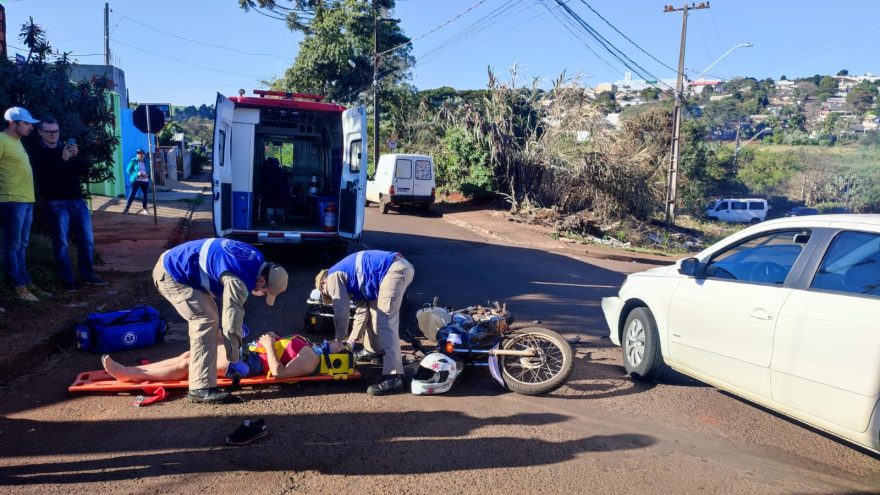 Mulher é socorrida após se envolver em acidente no Interlagos