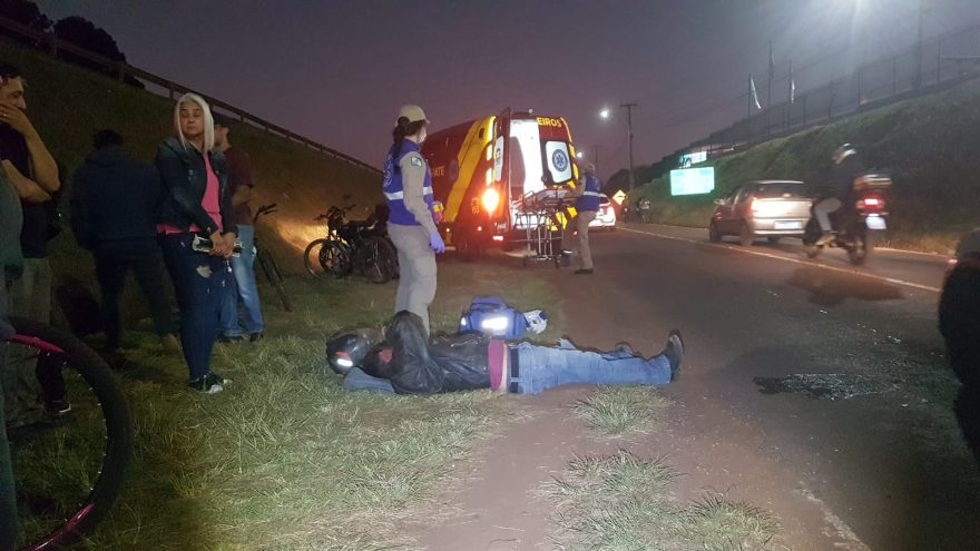 Motociclista fica ferido em acidente na marginal da BR-277