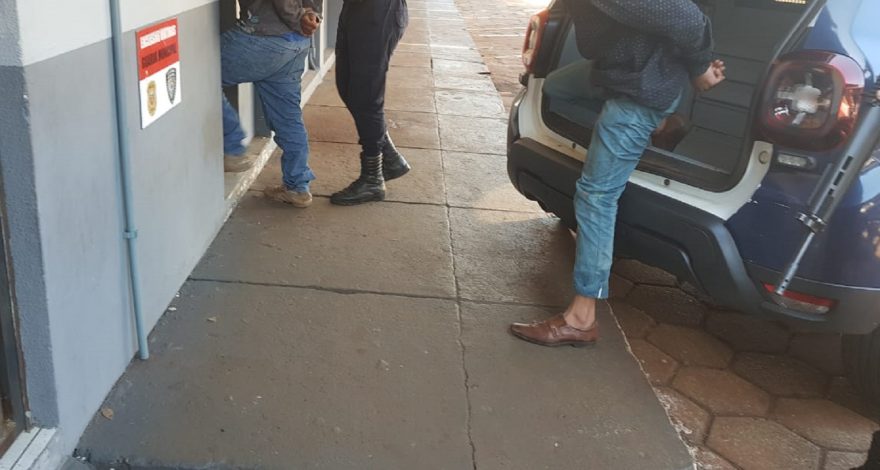 Moto adulterada é apreendida pela Guarda Municipal; dois indivíduos foram detidos