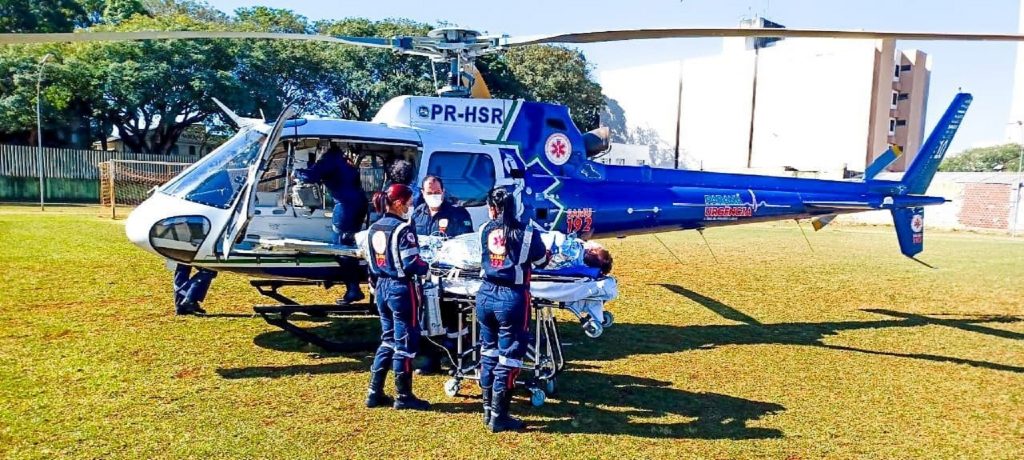 Trabalhador é intubado após explosão enquanto limpava piscina