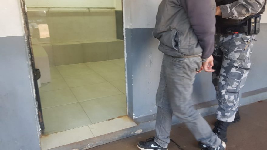 Homem em posse de entorpecentes é detido pela PM