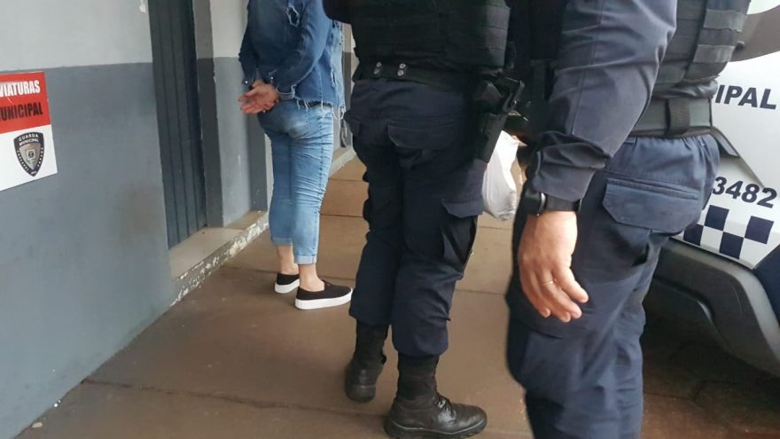 Mulher é detida pela GM após furtar loja no Shopping JL