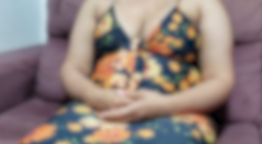 Mãe relata que filha voltou do CMEI Pedro Dambros com hematomas e vermelhidão nas partes íntimas
