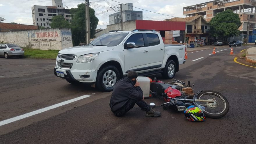 Motociclista fica ferido após colisão com caminhonete no Alto Alegre